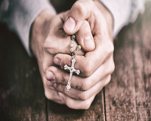 PRAYING SH - CATHOLIC PRINTS PICTURES